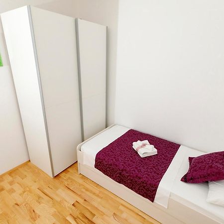 Apartments Sara & Nina Omiš Extérieur photo