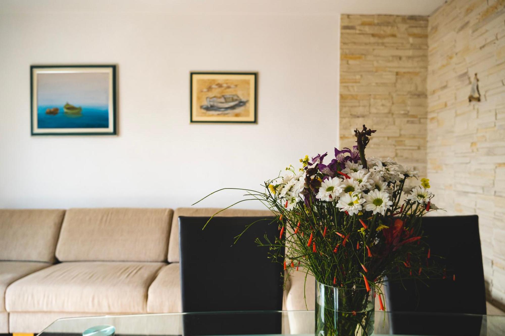 Apartments Sara & Nina Omiš Extérieur photo